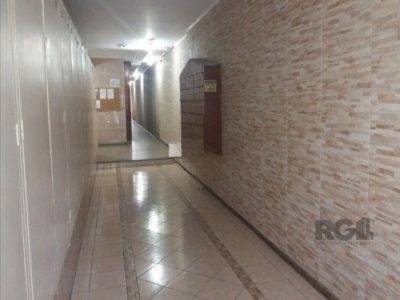 Apartamento à venda com 69m², 2 quartos, 1 suíte no bairro Floresta em Porto Alegre - Foto 3