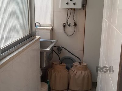 Apartamento à venda com 104m², 3 quartos, 1 suíte, 1 vaga no bairro Cidade Baixa em Porto Alegre - Foto 2