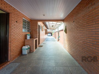 Casa à venda com 389m², 4 quartos, 1 suíte, 3 vagas no bairro Tristeza em Porto Alegre - Foto 32