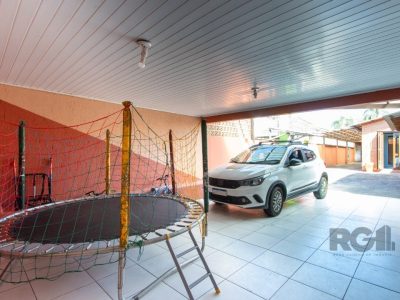 Casa à venda com 389m², 4 quartos, 1 suíte, 3 vagas no bairro Tristeza em Porto Alegre - Foto 46