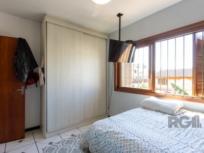 Casa à venda com 389m², 4 quartos, 1 suíte, 3 vagas no bairro Tristeza em Porto Alegre - Foto 57