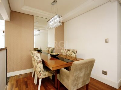 Apartamento à venda com 96m², 3 quartos, 1 suíte, 2 vagas no bairro Mont Serrat em Porto Alegre - Foto 11