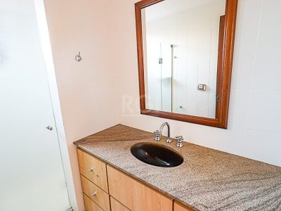 Apartamento à venda com 145m², 3 quartos, 1 suíte, 2 vagas no bairro Petrópolis em Porto Alegre - Foto 19