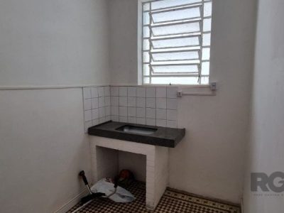 Casa à venda com 105m², 2 quartos, 5 vagas no bairro Petrópolis em Porto Alegre - Foto 5