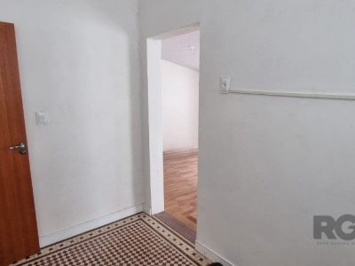 Casa à venda com 105m², 2 quartos, 5 vagas no bairro Petrópolis em Porto Alegre - Foto 10