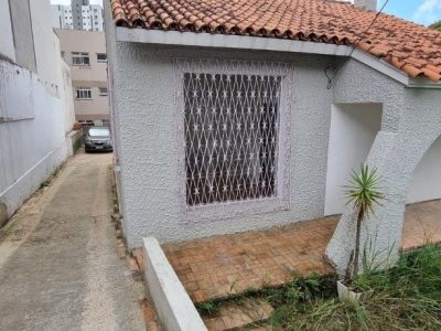 Casa à venda com 105m², 2 quartos, 5 vagas no bairro Petrópolis em Porto Alegre - Foto 17