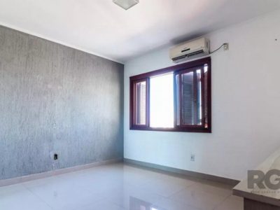 Casa à venda com 352m², 6 quartos, 1 suíte, 3 vagas no bairro Santa Tereza em Porto Alegre - Foto 13