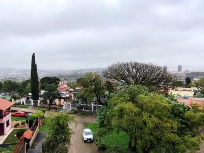 Casa à venda com 352m², 6 quartos, 1 suíte, 3 vagas no bairro Santa Tereza em Porto Alegre - Foto 17