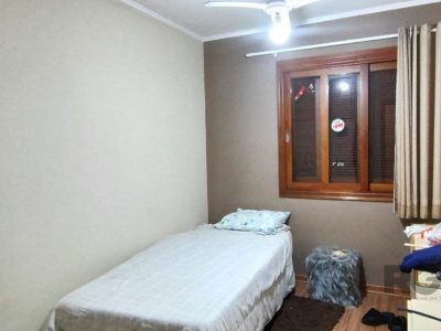 Casa à venda com 352m², 6 quartos, 1 suíte, 3 vagas no bairro Santa Tereza em Porto Alegre - Foto 25