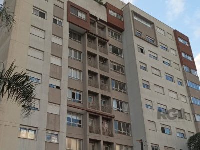 Apartamento à venda com 61m², 2 quartos, 1 suíte, 1 vaga no bairro Tristeza em Porto Alegre - Foto 2