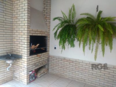 Casa à venda com 188m², 3 quartos, 1 suíte, 2 vagas no bairro Ipanema em Porto Alegre - Foto 9