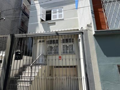 Casa à venda com 337m², 2 quartos, 2 suítes, 2 vagas no bairro Centro Histórico em Porto Alegre - Foto 39