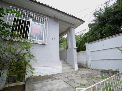 Casa à venda com 95m², 2 quartos, 1 vaga no bairro Chácara das Pedras em Porto Alegre - Foto 2