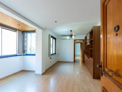 Apartamento à venda com 92m², 3 quartos, 1 suíte, 1 vaga no bairro Petrópolis em Porto Alegre - Foto 10