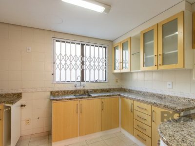 Apartamento à venda com 92m², 3 quartos, 1 suíte, 1 vaga no bairro Petrópolis em Porto Alegre - Foto 17