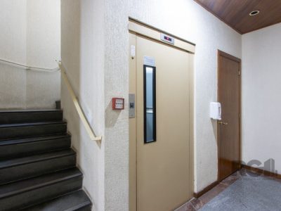 Apartamento à venda com 92m², 3 quartos, 1 suíte, 1 vaga no bairro Petrópolis em Porto Alegre - Foto 8