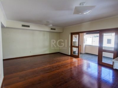 Apartamento à venda com 165m², 3 quartos, 1 suíte, 2 vagas no bairro Auxiliadora em Porto Alegre - Foto 2