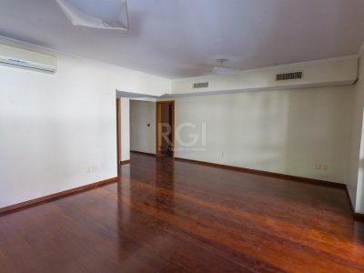 Apartamento à venda com 165m², 3 quartos, 1 suíte, 2 vagas no bairro Auxiliadora em Porto Alegre - Foto 3