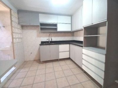 Casa à venda com 171m², 3 quartos, 1 suíte, 3 vagas no bairro Ipanema em Porto Alegre - Foto 7