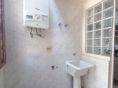 Casa à venda com 171m², 3 quartos, 1 suíte, 3 vagas no bairro Ipanema em Porto Alegre - Foto 11