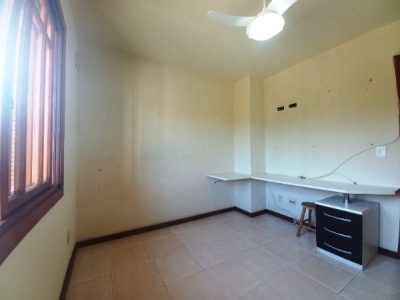 Casa à venda com 171m², 3 quartos, 1 suíte, 3 vagas no bairro Ipanema em Porto Alegre - Foto 18