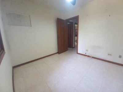 Casa à venda com 171m², 3 quartos, 1 suíte, 3 vagas no bairro Ipanema em Porto Alegre - Foto 21