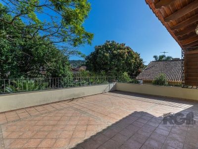 Casa à venda com 216m², 4 quartos, 1 suíte, 5 vagas no bairro Partenon em Porto Alegre - Foto 22