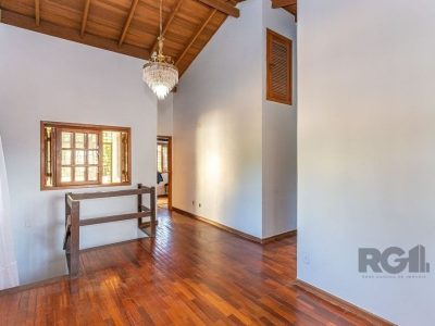 Casa à venda com 216m², 4 quartos, 1 suíte, 5 vagas no bairro Partenon em Porto Alegre - Foto 11