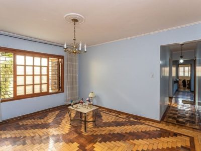 Casa à venda com 216m², 4 quartos, 1 suíte, 5 vagas no bairro Partenon em Porto Alegre - Foto 6