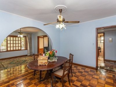 Casa à venda com 216m², 4 quartos, 1 suíte, 5 vagas no bairro Partenon em Porto Alegre - Foto 5