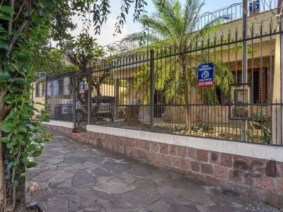 Casa à venda com 216m², 4 quartos, 1 suíte, 5 vagas no bairro Partenon em Porto Alegre - Foto 33