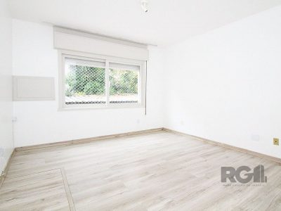 Apartamento à venda com 77m², 2 quartos, 1 vaga no bairro Santa Cecília em Porto Alegre - Foto 2