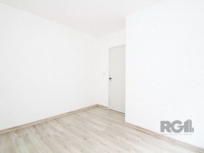 Apartamento à venda com 77m², 2 quartos, 1 vaga no bairro Santa Cecília em Porto Alegre - Foto 4