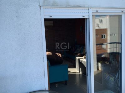 Casa à venda com 150m², 2 quartos, 2 suítes, 4 vagas no bairro Ipanema em Porto Alegre - Foto 9