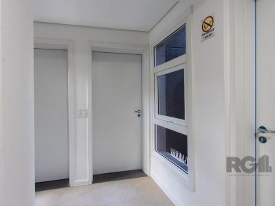 Apartamento à venda com 86m², 2 quartos, 2 suítes, 2 vagas no bairro Tristeza em Porto Alegre - Foto 3