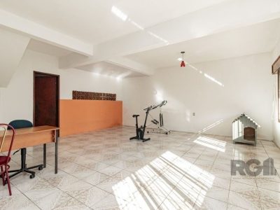 Casa à venda com 229m², 2 quartos, 1 suíte, 3 vagas no bairro Jardim Itu em Porto Alegre - Foto 23