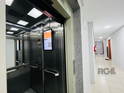 Apartamento à venda com 71m², 3 quartos, 1 suíte, 1 vaga no bairro Menino Deus em Porto Alegre - Foto 37