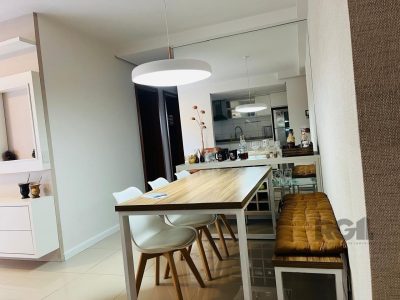 Apartamento à venda com 71m², 3 quartos, 1 suíte, 1 vaga no bairro Menino Deus em Porto Alegre - Foto 3