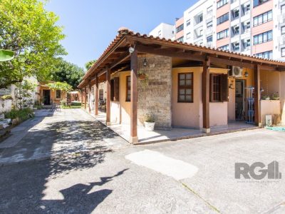 Casa à venda com 200m², 2 quartos, 1 suíte, 3 vagas no bairro Cristal em Porto Alegre - Foto 4