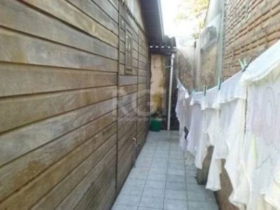 Casa à venda com 75m², 3 quartos, 2 vagas no bairro Partenon em Porto Alegre - Foto 7