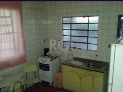 Casa à venda com 75m², 3 quartos, 2 vagas no bairro Partenon em Porto Alegre - Foto 4