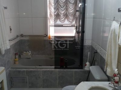 Apartamento à venda com 106m², 3 quartos, 1 suíte, 1 vaga no bairro Santana em Porto Alegre - Foto 11