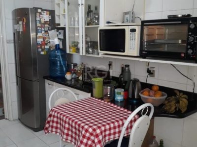 Apartamento à venda com 106m², 3 quartos, 1 suíte, 1 vaga no bairro Santana em Porto Alegre - Foto 9