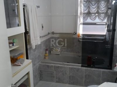 Apartamento à venda com 106m², 3 quartos, 1 suíte, 1 vaga no bairro Santana em Porto Alegre - Foto 10