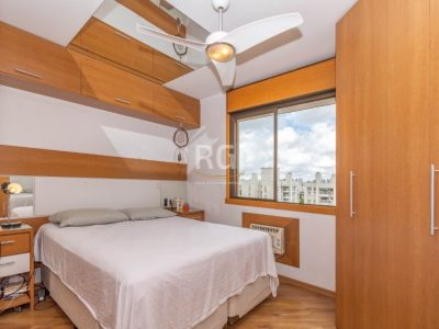 Apartamento à venda com 87m², 3 quartos, 1 suíte, 2 vagas no bairro Passo d'Areia em Porto Alegre - Foto 3