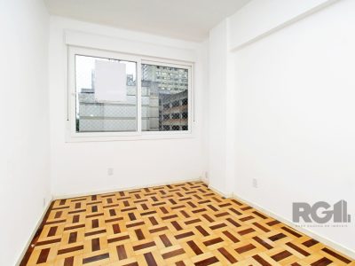 Apartamento à venda com 82m², 3 quartos, 1 suíte no bairro Centro Histórico em Porto Alegre - Foto 10