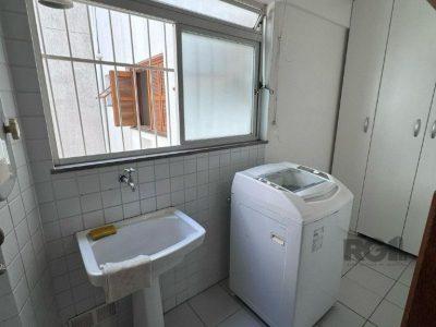 Apartamento à venda com 109m², 3 quartos, 1 suíte, 1 vaga no bairro Medianeira em Porto Alegre - Foto 18