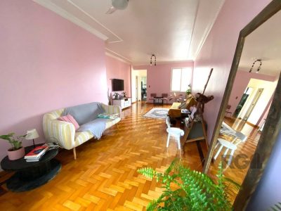 Apartamento à venda com 135m², 3 quartos, 1 suíte no bairro Centro em Porto Alegre - Foto 2