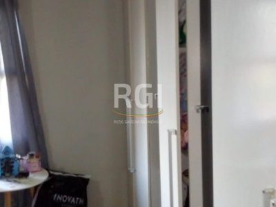 Casa à venda com 65m², 3 quartos, 3 vagas no bairro São José em Porto Alegre - Foto 2