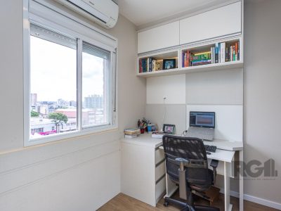 Apartamento à venda com 68m², 3 quartos, 1 suíte, 1 vaga no bairro Azenha em Porto Alegre - Foto 22